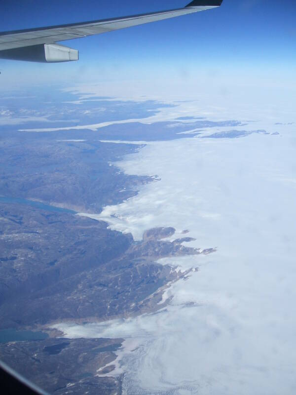 View of Greenland from on board Air Canada flight 857 from London Heathrow to Toronto, 20 September 2006.  Airbus 330 seat 41K, climbed to FL 400 in second half of flight.