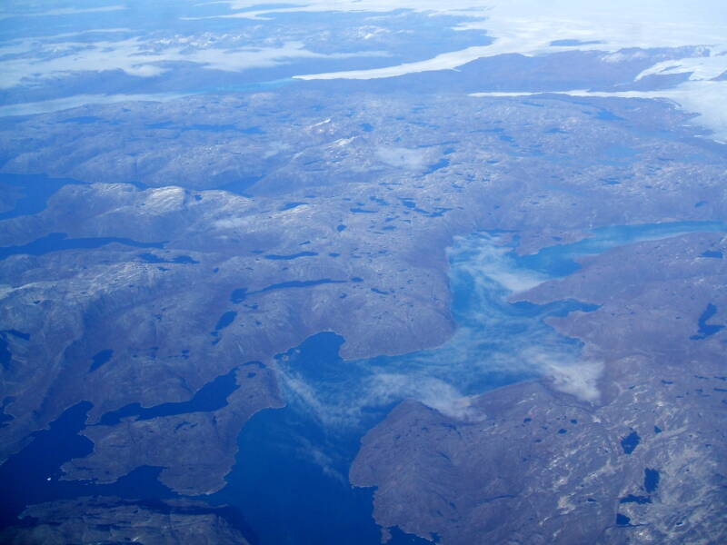 View of Greenland from on board Air Canada flight 857 from London Heathrow to Toronto, 20 September 2006.  Airbus 330 seat 41K, climbed to FL 400 in second half of flight.