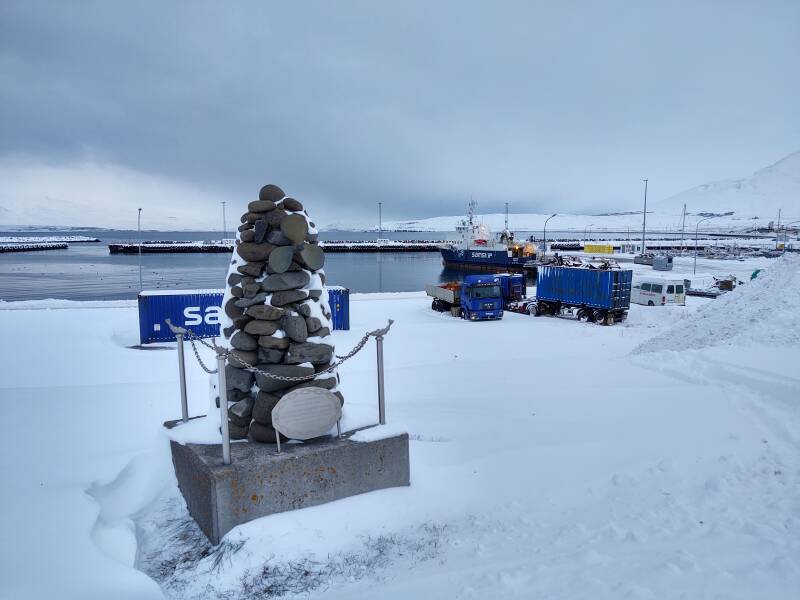 Memorial at Dalvík port.