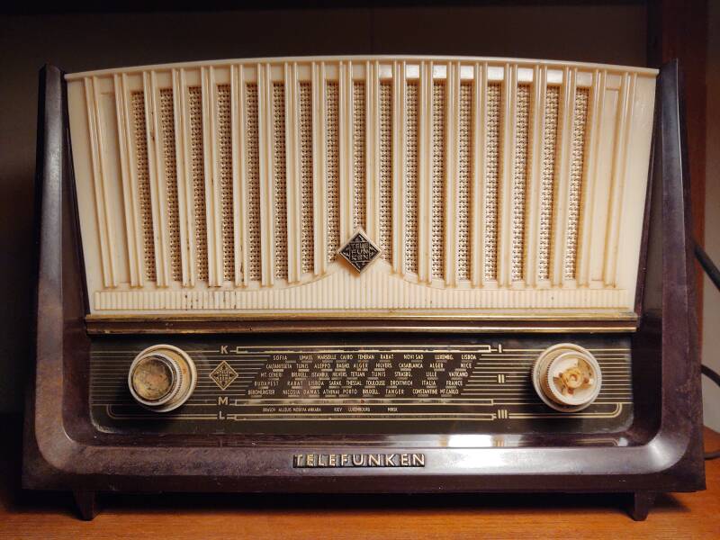 Telefunken Wechselstrom-Super 648W SW/MW/LW radio in my room in the Siglunes Guesthouse in Siglufjörður.