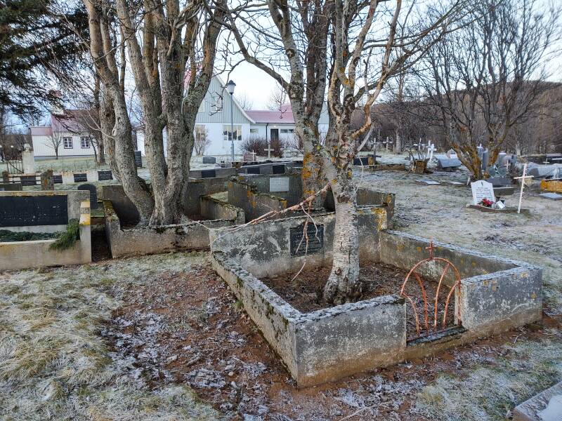 Graveyard at Borg á Mýrum.