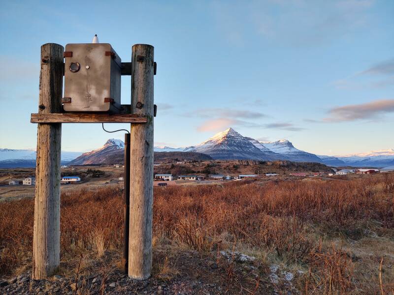 Matching box for HF T antenna at Djúpivogur.