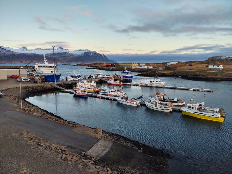 Djúpivogur port.