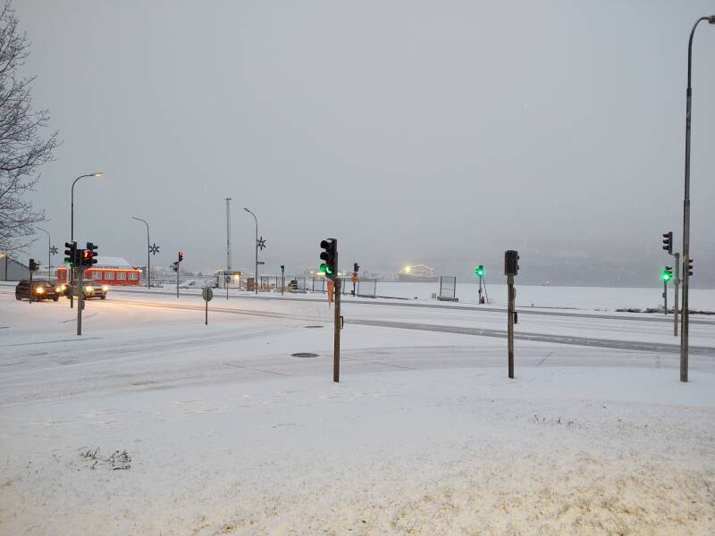 A red-yellow-green traffic light in Akureyri, the first I had seen on this trip.