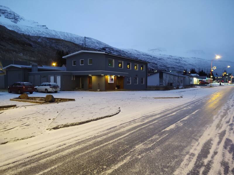 Seyðisfjörður Guesthouse just after 1000.