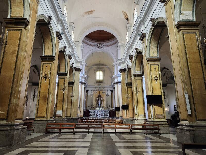 Nave of San Nicola da Tolentino.