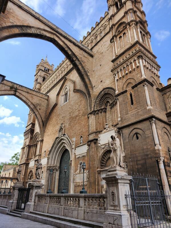 Western entrances and high arches to the bell tower and Archbishop's palace.