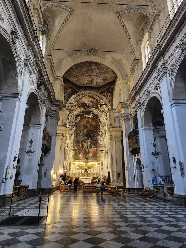 Nave of Chiesa di Santa Ninfa dei Crociferi.