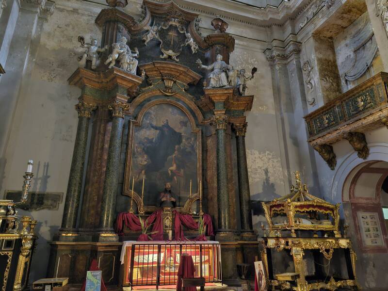 Left transept chapel.