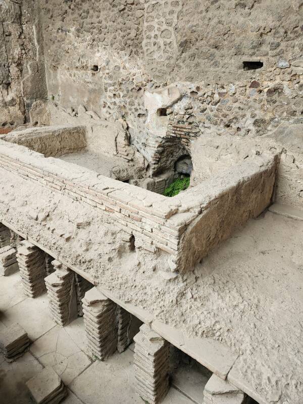 Hypocaust in Terme Stabiane.