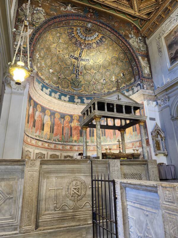 Apse of the nave.