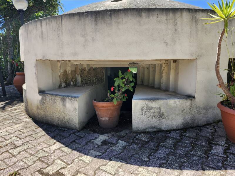 Reinforced concrete stepped edges on a machine-gun firing and entry/exit port.