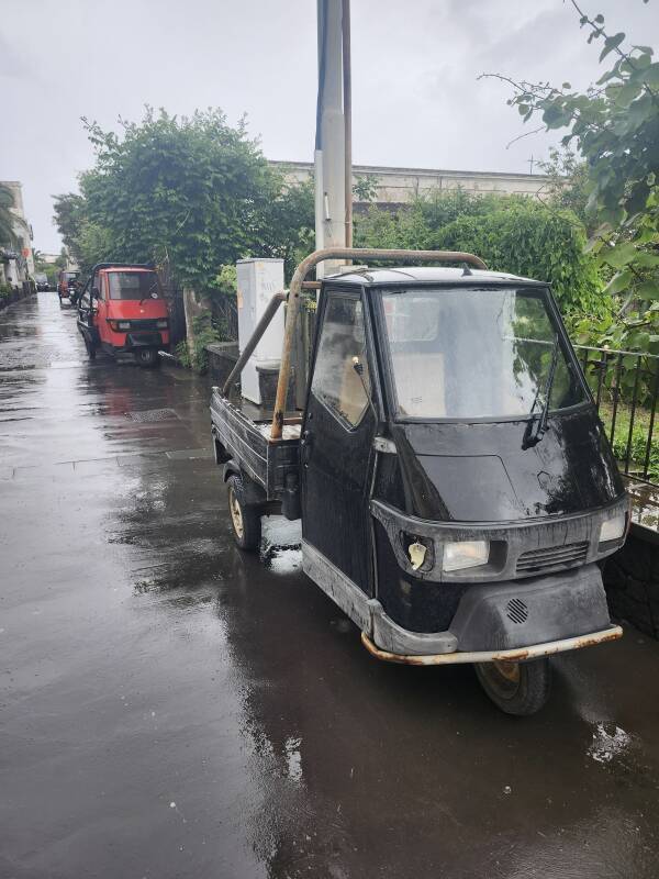 Small vehicles used to move freight and people on Stromboli.