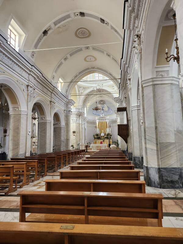 Nave.
