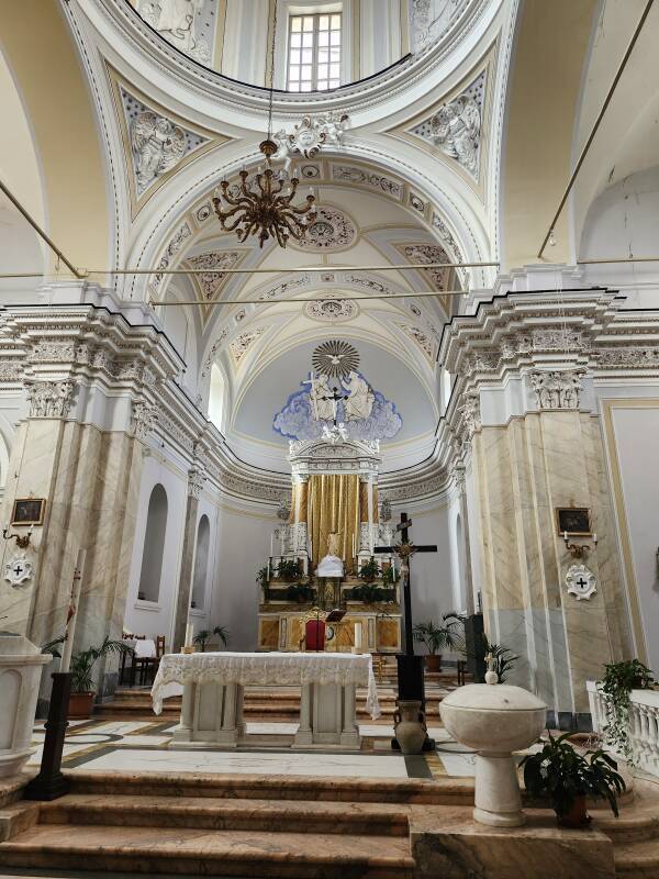 Central apse.