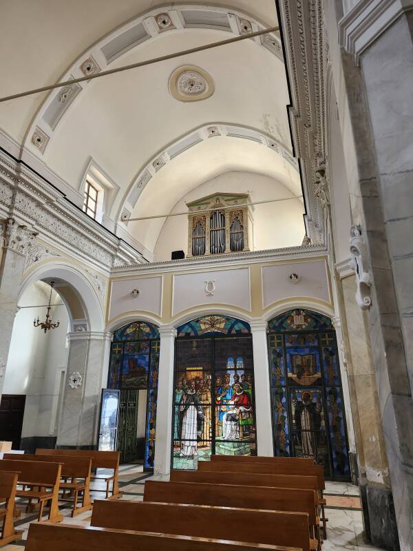 Balcony and organ.