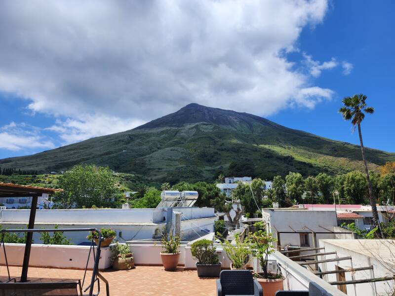 Stromboli uncovered by clouds.