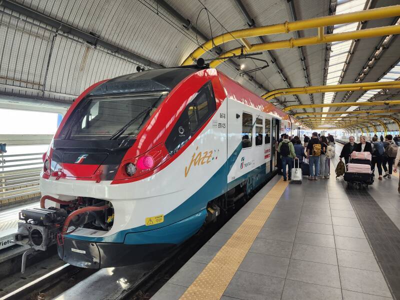 Regionale train in Leonardo Express service between Fiumicino Airport and Roma Termini.