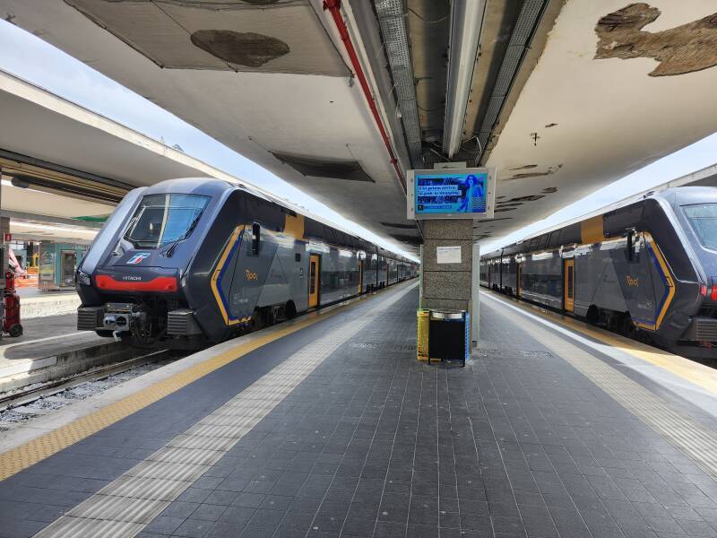 Regionale train in Napoli Centrale.