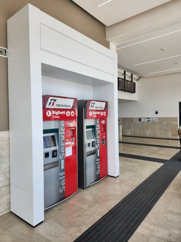 Ticket machine at Milazzo station.
