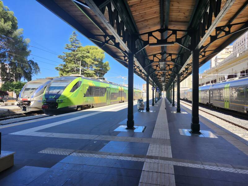 Three Regionale trains in Agrigento Centrale.