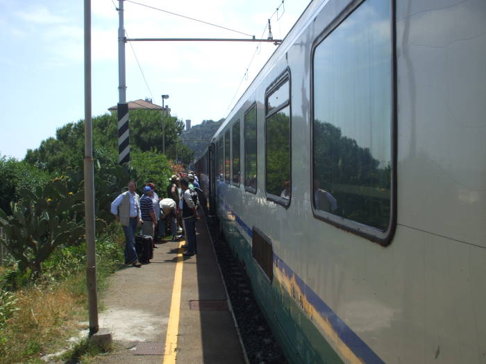 Investigation of a death on the Italian railroad.