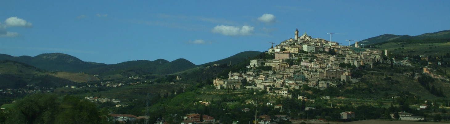 Panoramic view of an Umbrian hill town.