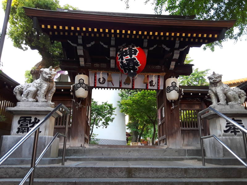 Entry to Kushida Shrine in Fukuoka.