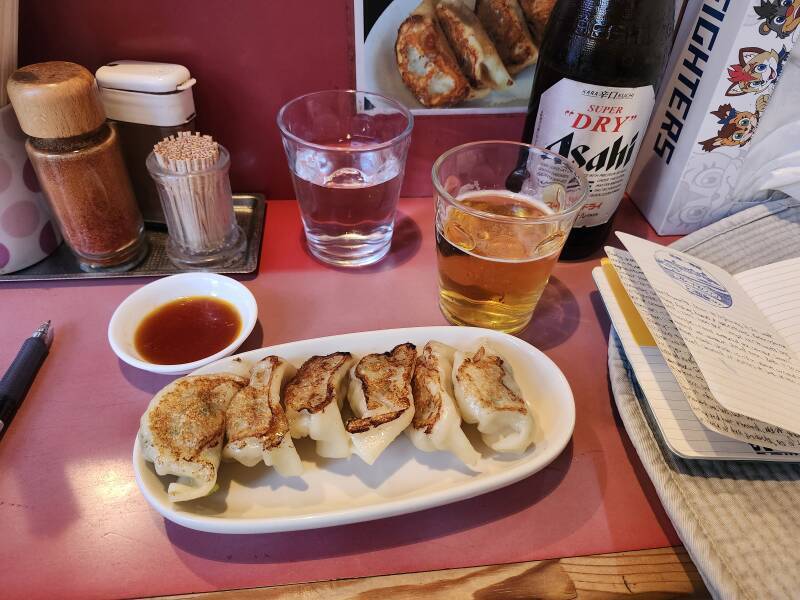 Pan-seared gyoza in a ramen restaurant in Daimon Yokocho.