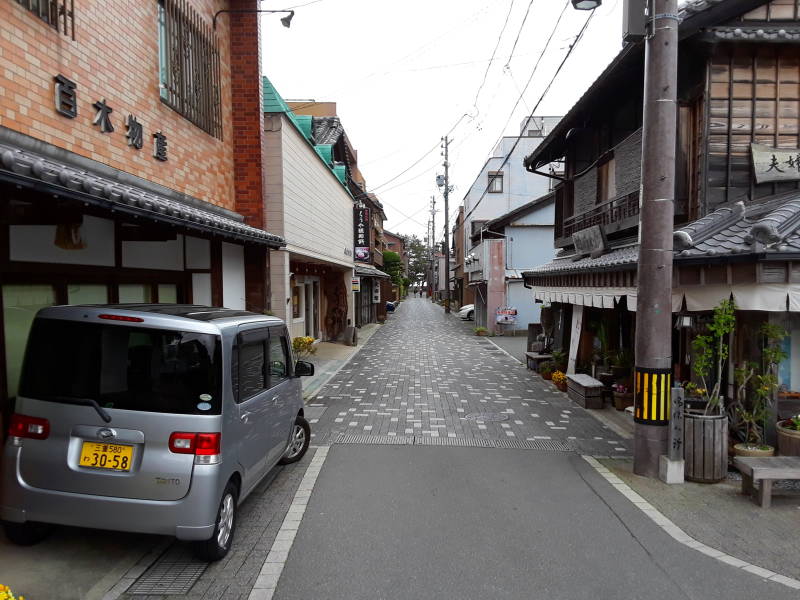 Walking through Futaminoura to Meoto Iwa.