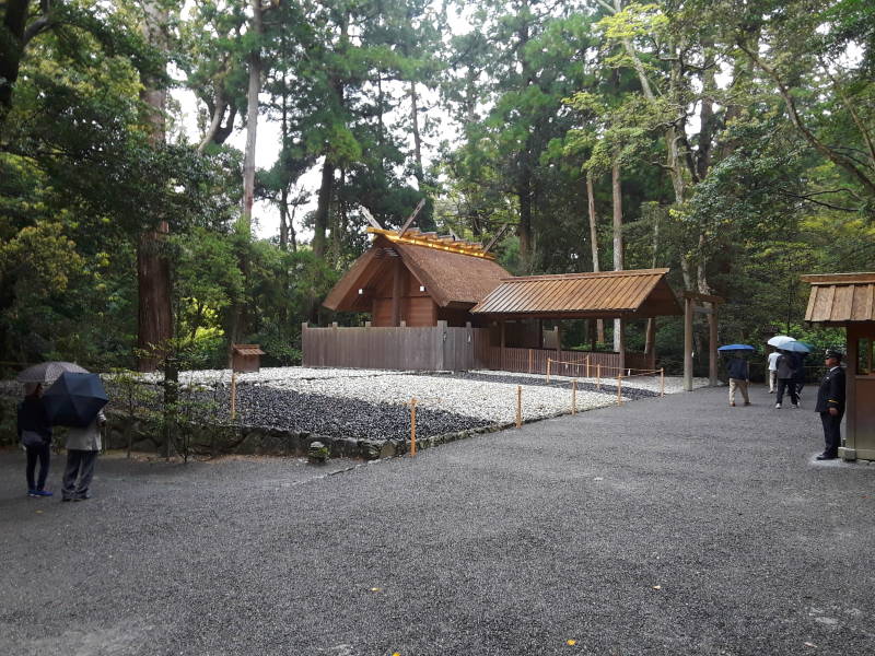 Auxiliary shrine at Gekū.