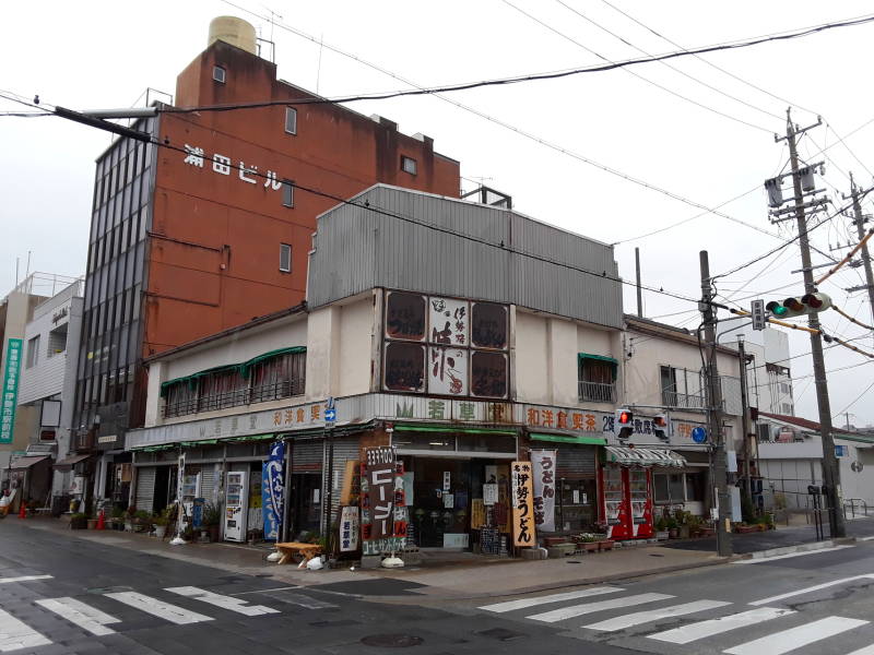 Shop in Ise with ice cream and drinks.