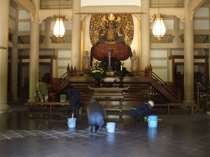 Hondō or main hall at the Zen Buddhist temple Engaku-ji at Yamanouchi near Kamakura.