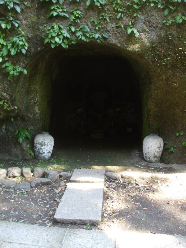 Zen Buddhist temple Kenpōzan Jōchi-ji at Kita-Kamakura