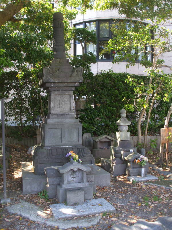 Grave of Hatakeyama Shigeyasu