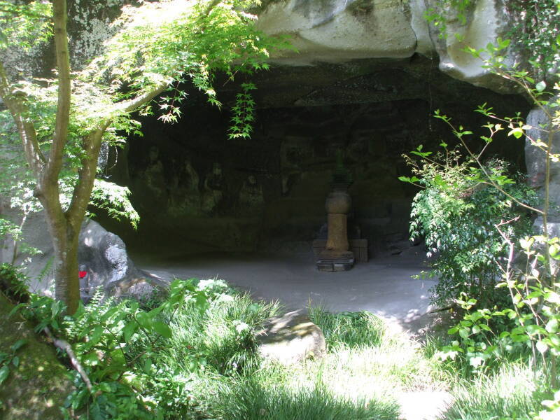 Meigetsu-in Yagura or 'Arhat Cave', a yagura or rock-carved tomb in Kamakura.