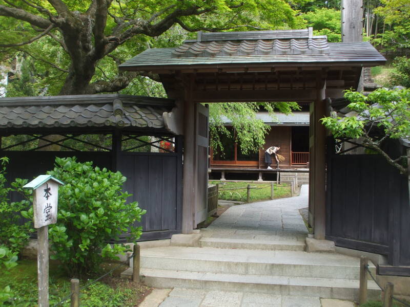 Tōkei-ji Buddhist temple, former nunnery, in Yamanouchi near Kamakura.