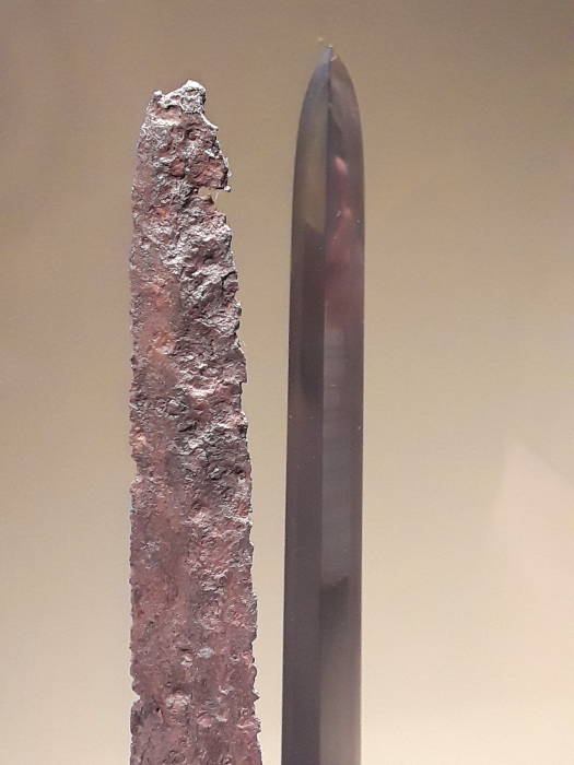 5th century Ken, straight double-edged blade, at Metropolitan Museum of Art in New York, along with contemporary ken blade.