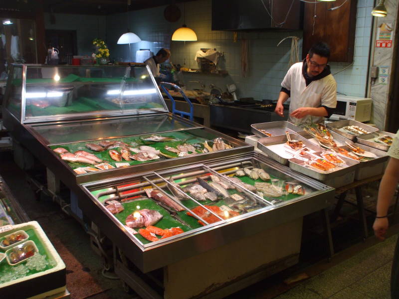 Nishiki Koji-dōri market street in Kyōto.