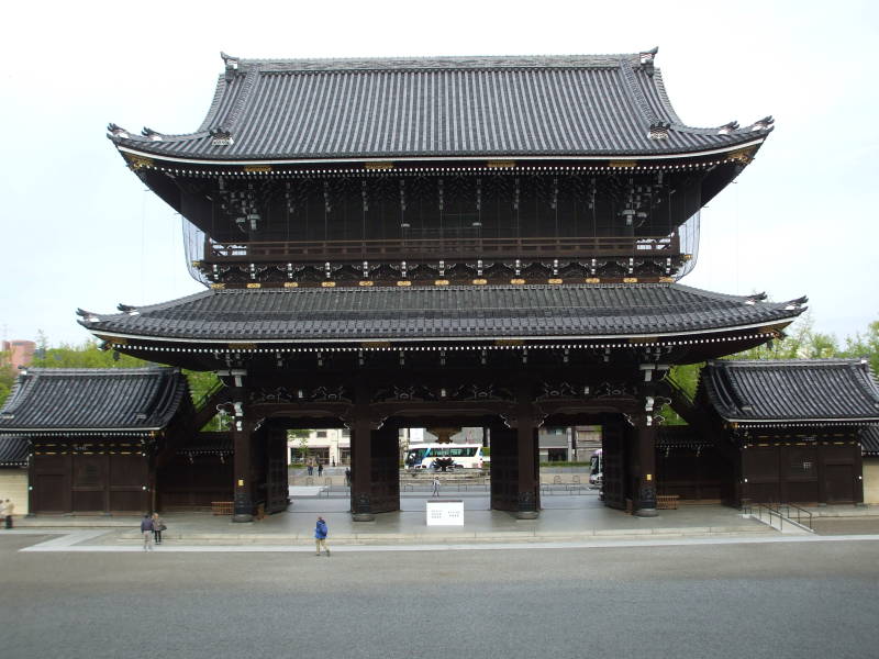 Goei-dō Mon or Founder's Hall Gate at Higashi Hongan-ji