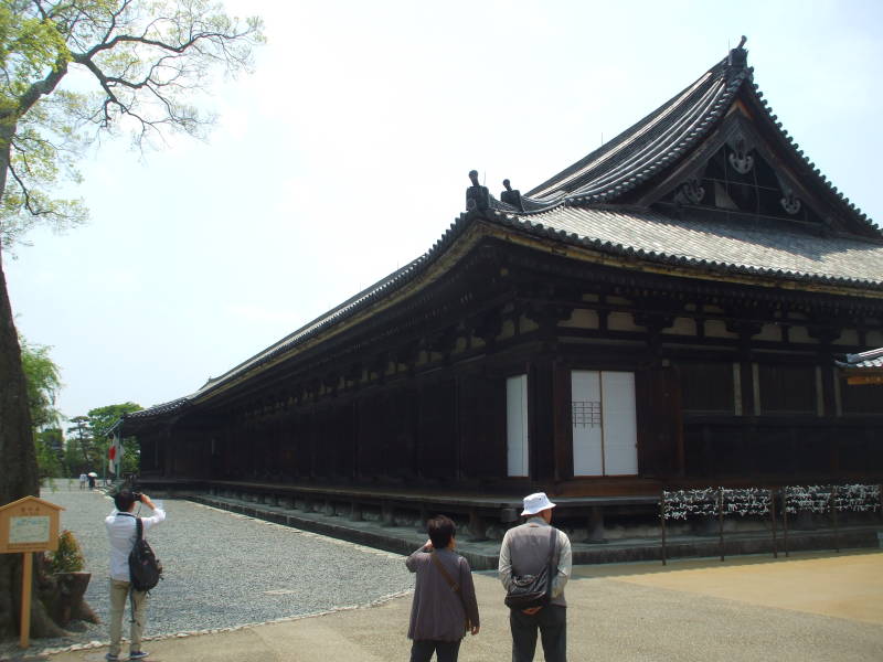 Main hall at Sanjūsangen-dō.