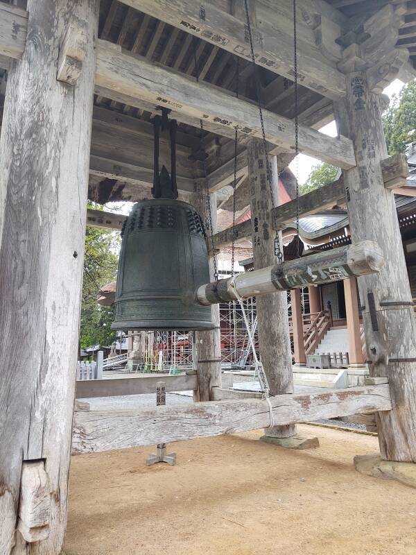 Main ceremonial bell at Dewasanzan-jinja.
