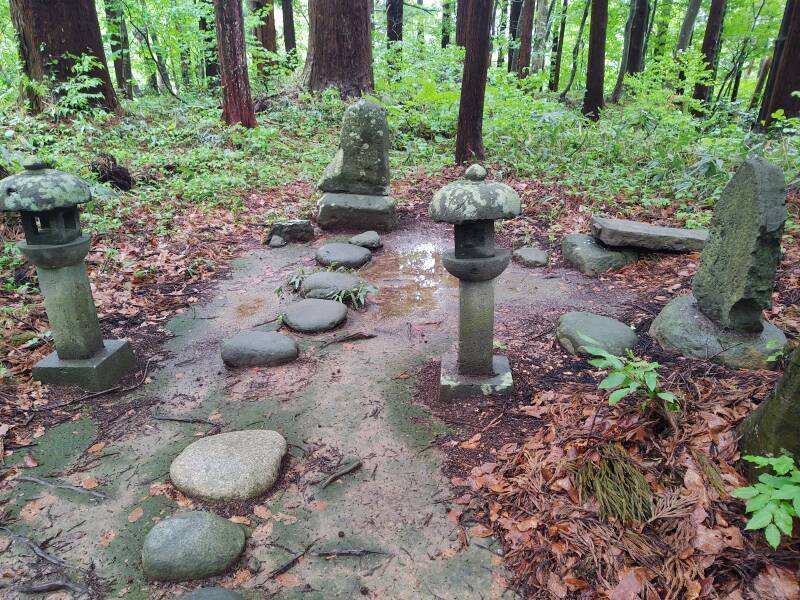 Stone lanterns at Bashōdsuka, the Monument of Basho.