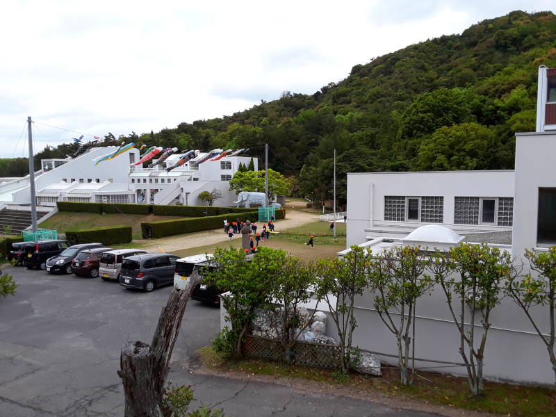 Elementary and junior high school along the road from Miyanoura to Honmura on Naoshima.