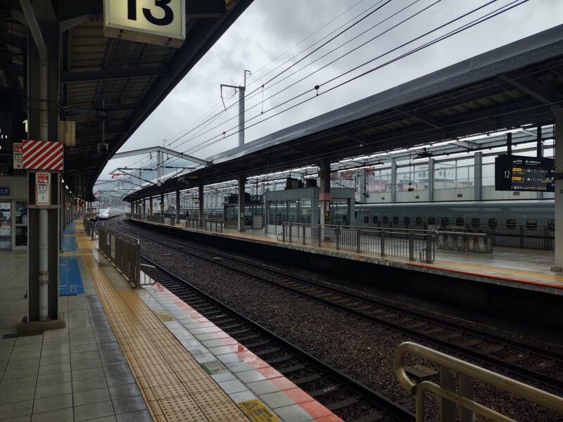 Shinkansen leaves Kokura Station, bound for Shin-Ōsaka.