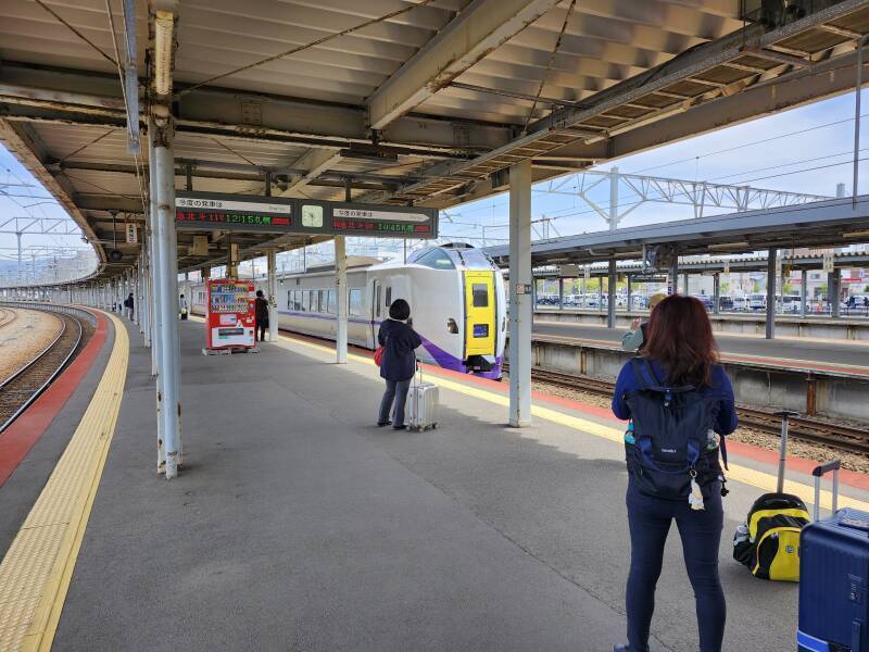 Hokuto Limited Express pulls into Hakodate Station.