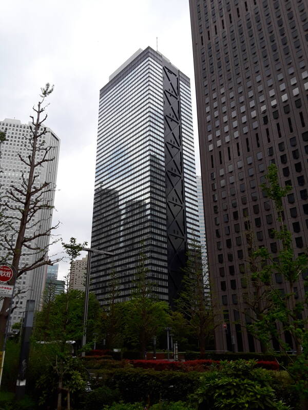 Shinjuku Mitsui Building in Shinjuku district in central Tōkyō.