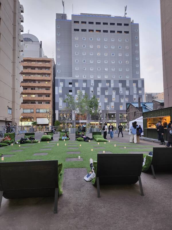 Pop-up beer garden along Tanukikoji.