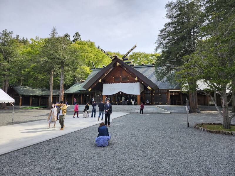 Chigi and katsuogi on the roof of the Hokkaidō Shrine.