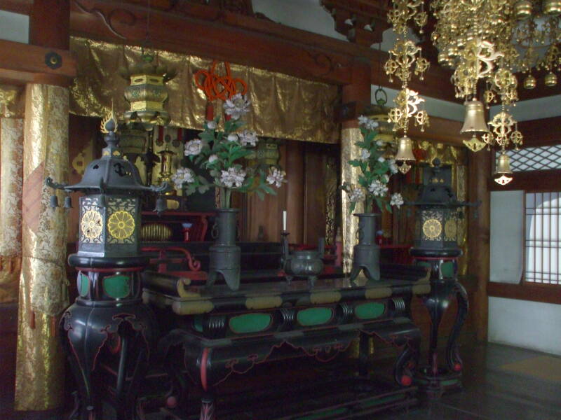 Central altar in the Choshoin-ji temple complex in Kyōto.